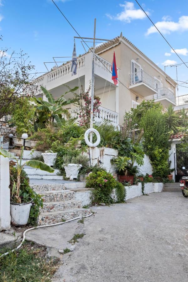 Отель Unforgettable Return To Timeless Spetses Экстерьер фото